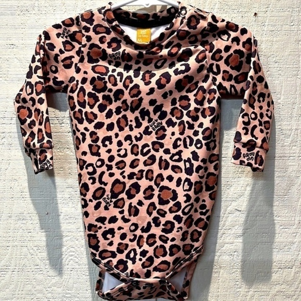 Cheetah print long sleeve animal print bodysuit size 6-9 months